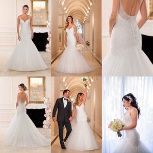 Color: Ivory
Size : 8 (S)
Busto: 34
Waist :26
Hip :38
Height 5’8